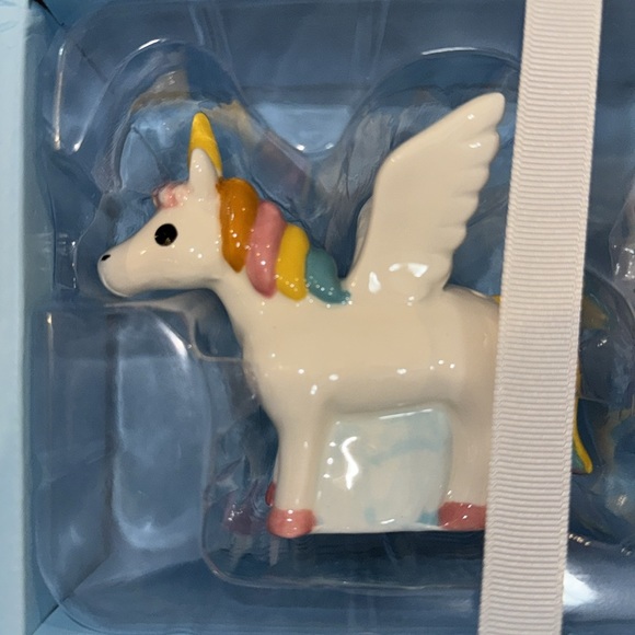 Hello Kitty Salt & Pepper Set🦄 - Picture 4 of 5